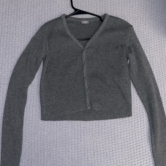 Brandy Melville Charcoal Ribbed V-Neck Button Cardigan - Picture 2 of 3